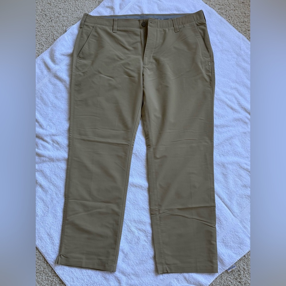 Under Armour Golf Pants 40/32.  Khaki color.  Performance fabric.